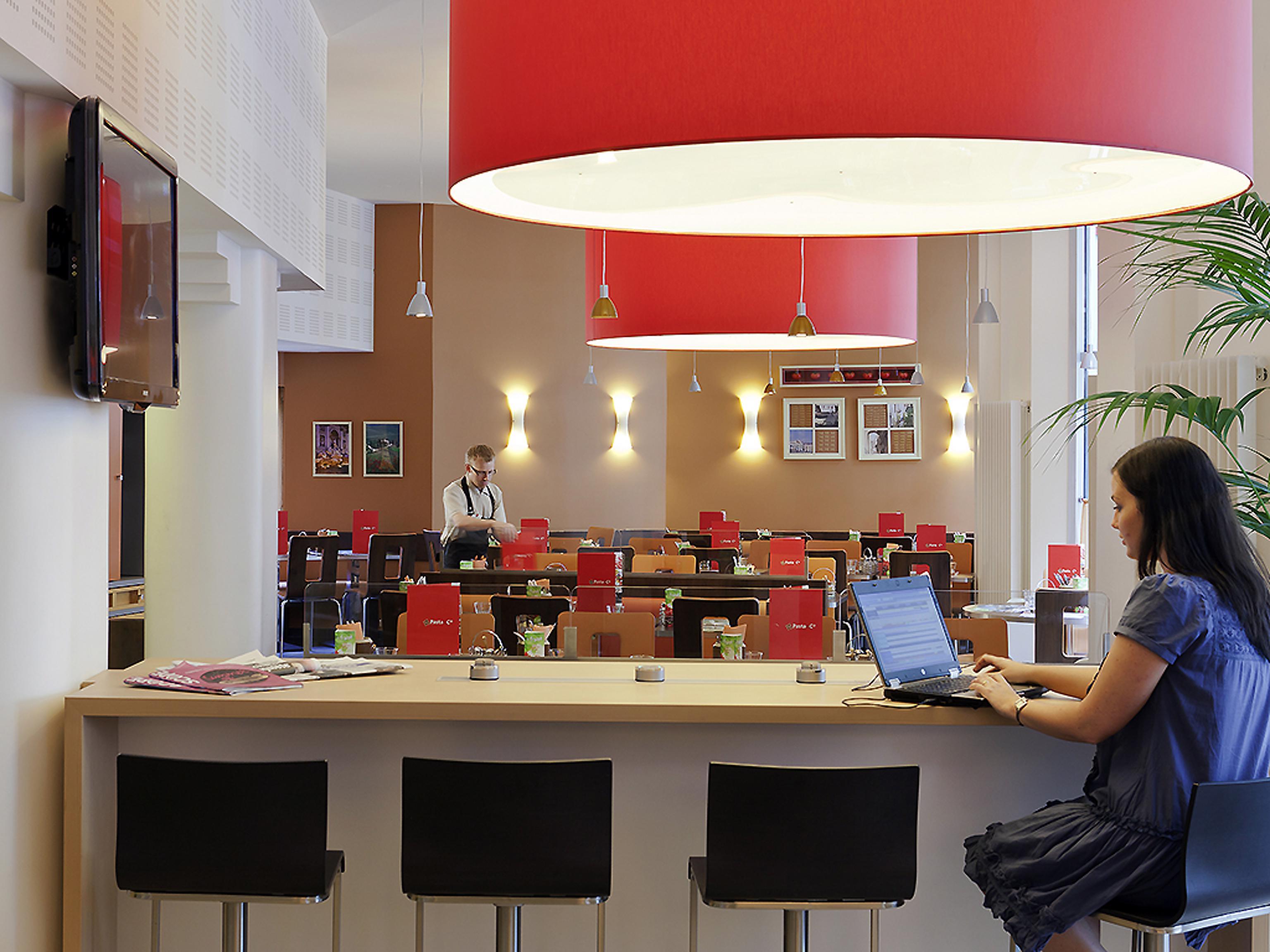 Hotel Ibis La Cite Des Sciences 19eme