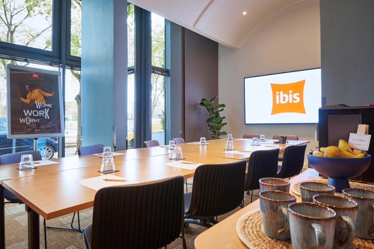 Ibis La Cite Des Sciences 19eme Hotel