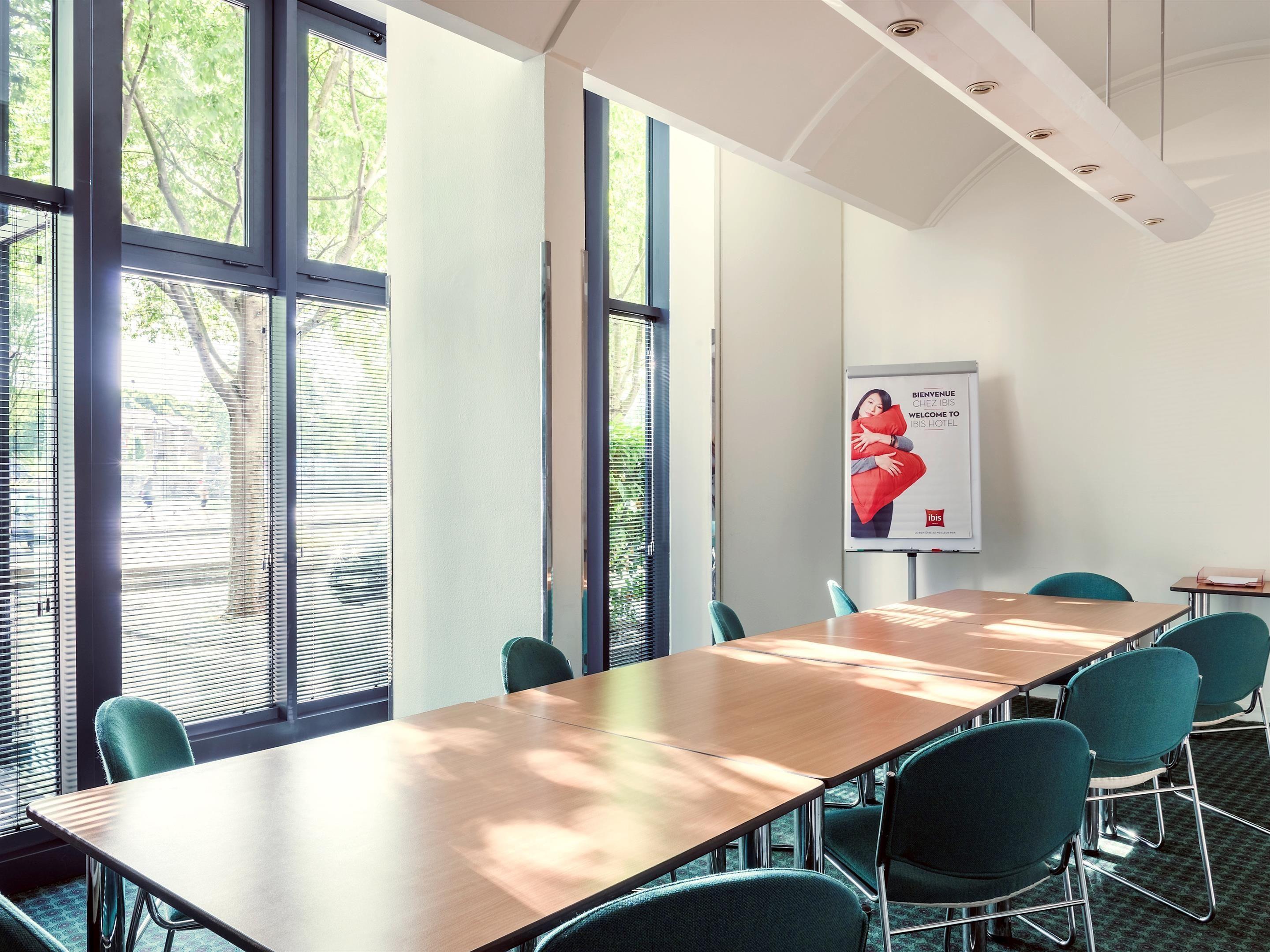 Ibis La Cite Des Sciences 19eme Paris